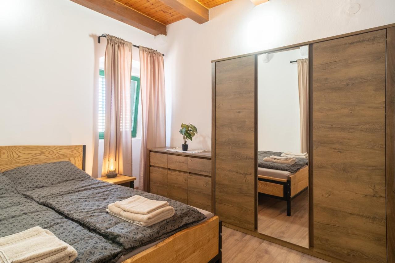 Old Stone House Aparthotel Млини Екстериор снимка