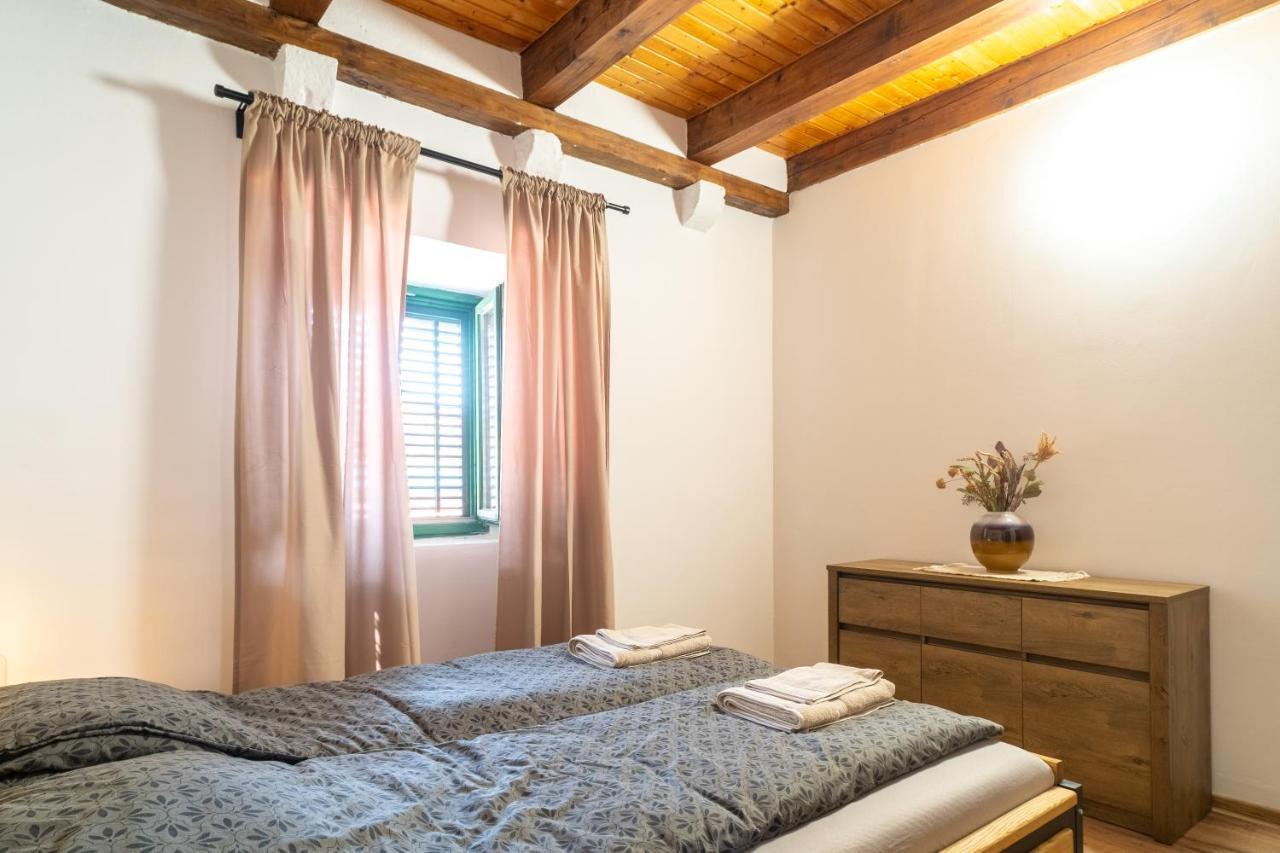 Old Stone House Aparthotel Млини Екстериор снимка