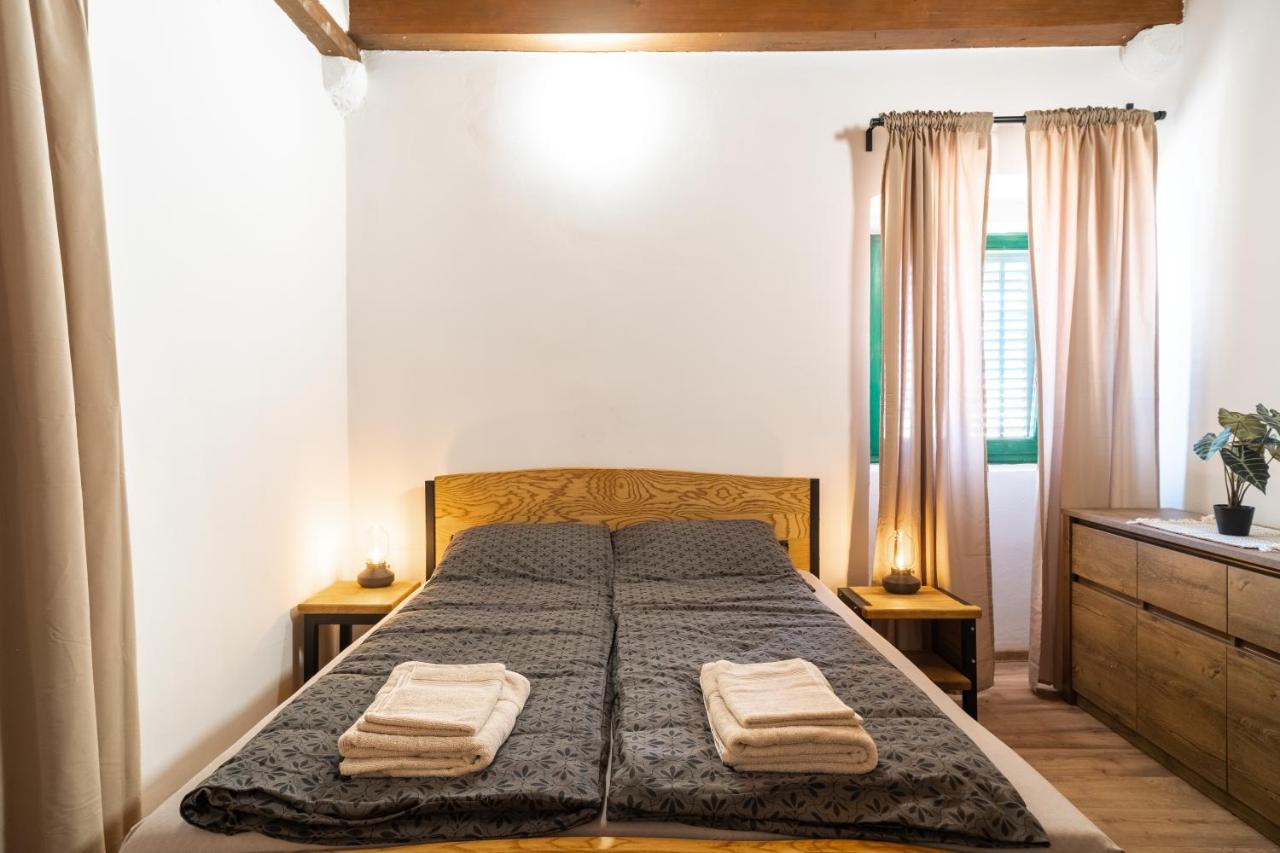 Old Stone House Aparthotel Млини Екстериор снимка